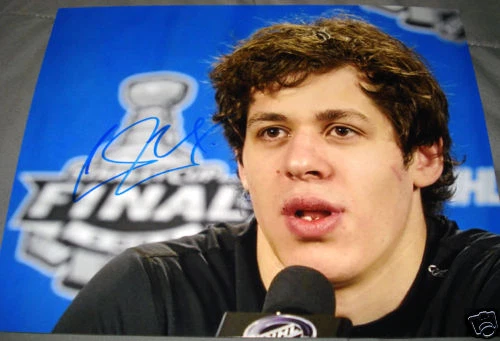 EVGENI MALKIN Penguins signed 8x10 photo stanley cup - Image 1 of 1