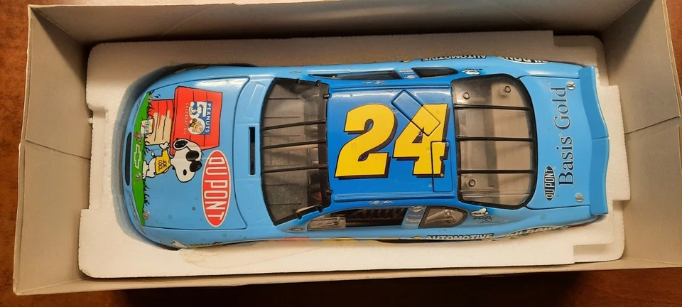 CHEVROLET Montecarlo Peanuts Gordon NASCAR - Action 1/18 - Immagine 1 di 4