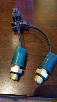 Interruptor de presión de aire John Deere SJ27368  Foto 1 de 4