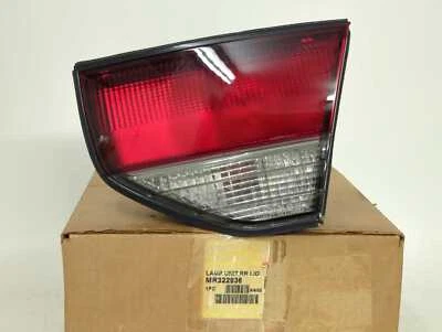 Nueva lámpara de luz trasera tapa interior original original Mitsubishi 1997-1998 Galant MR322936 Foto 1 de 4