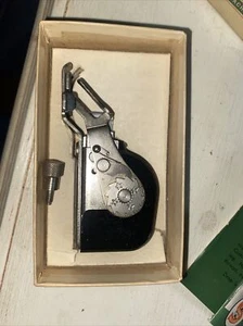 VINTAGE SINGER BLIND STITCH ATTACHMENT IN ORIGINAL BOX WITH MANUAL 160616 1956 - Picture 1 of 5