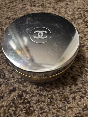 chanel número 5 cuerpo polvo nuevo, abierto, falta dispositivo de aplicación Foto 1 de 3