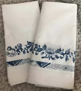NUOVA COPPIA DI FEDERE KING MEDAGLIONE BLU PORCELLANA RALPH LAUREN - Foto 1 di 4