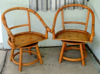 Par de sillas giratorias Ficks Reed vintage resistentes de ratán con respaldo bajo  Foto 1 de 4