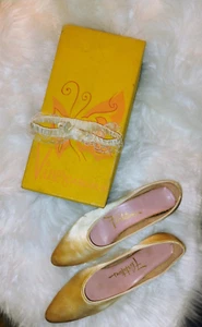 1960's Women’s Satin Wedding Bridal Shoes Size 8.5B plus a garter - Picture 1 of 8