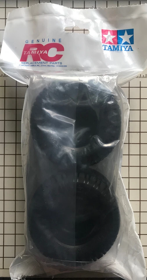 Paquete de 4 neumáticos Tamiya RC para Subaru Brat 1:10: 58384 # 9400554 Foto 1 de 1