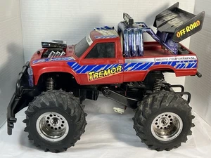 Vintage RadioShack Tremor 1/10 Scale RC Monster Truck - Picture 1 of 24