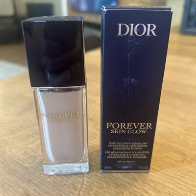 Dior Forever Foundation Skin Glow 24H 30ml SPF35 Shade 2.5W Warm/Glow - Image 1 of 2