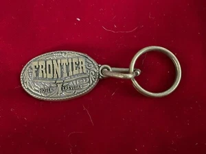 Frontier Hotel Las Vegas Casino Messingfarben Schlüsselanhänger Vintage 3,75" - Bild 1 von 3