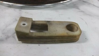 82 83 雅马哈 XT200 XT 200 摇臂链条保护套 防护滑块  — 第 1/3 张图片