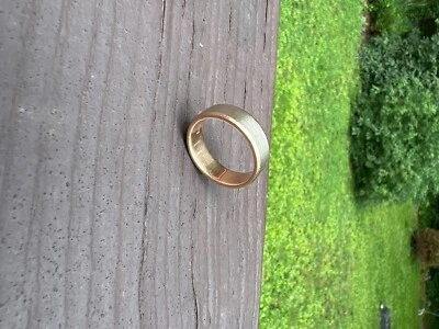 Alianza de platino y oro rosa Blue Nile. Anillo muy bonito, apenas usado.  Foto 1 de 4