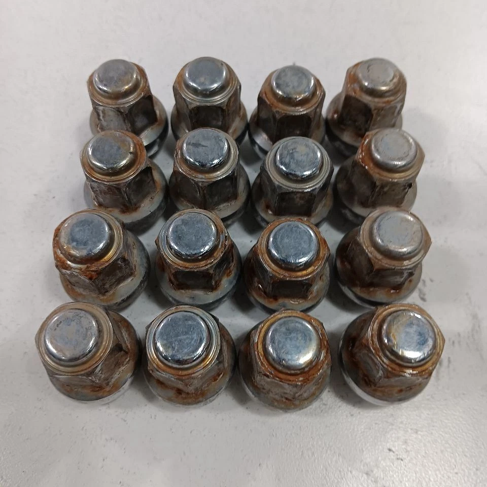 Juego de tuercas Toyota Yaris 2020 2019 2018 2017 2016 Foto 1 de 4