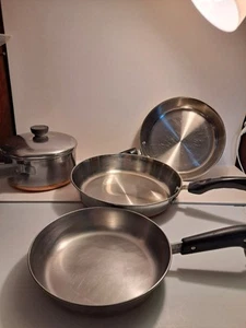 Set Of 4 Revere Ware Copper Bottom Pans. 1 Sauce Pan w/lid, 3 Skillets - Imagen 1 de 12