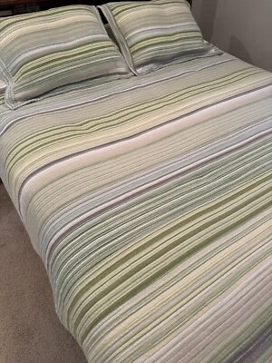 EDREDÓN/EDREDÓN MAINSTAYS MÚLTIPLES RAYAS VERDES ~ REINA 84" X 100" ~ con 2 FUNSAS DE ALMOHADA Foto 1 de 4
