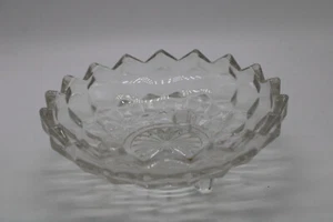 Plato de caramelo/nueces American Fostoria de vidrio transparente vintage de 3 patas y 6" - Imagen 1 de 7