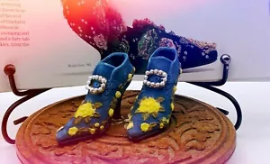 Vintage Collectable Beautiful Miniature Pair of Shoes Ornaments Figurines - Picture 1 of 10