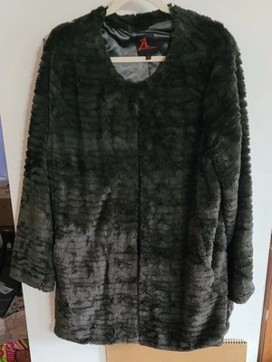 Adrienne Landau Womens Faux Fur Jacket Coat Size 1X, Fur Hooks Closures - Image 1 of 4