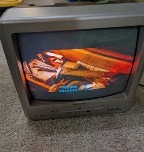 Magnavox MWC13D6 13” TV / DVD Combo CRT TV - No Remote - Picture 1 of 10