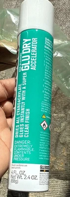 Acelerador de pegamento GluBoost CA 4 OZ - secado instantáneo, acabado transparente Foto 1 de 3