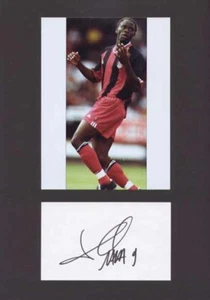 Louis Saha - Fulham - Foto firmada y montaje de firma - Certificado de autenticidad (13845) - Imagen 1 de 1