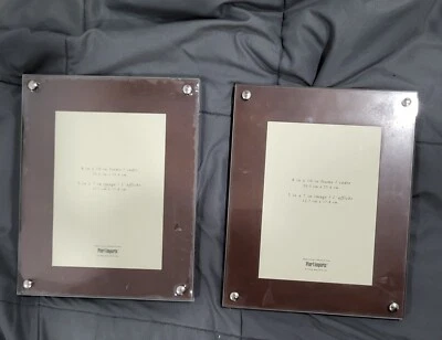 Pier 1 Importa marcos de fotos con tornillos (juego de 2) [5" × 7"] Foto 1 de 4