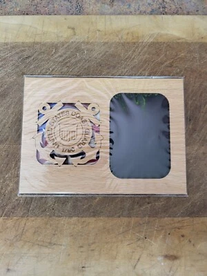 Moldura fosca nova em folha gravada a laser da Guarda Costeira dos EUA - Imagem 1 de 2