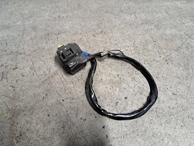 Suzuki Burgman AN 400 2001 - Interruptor de manillar izquierdo botones de engranaje controles Foto 1 de 4