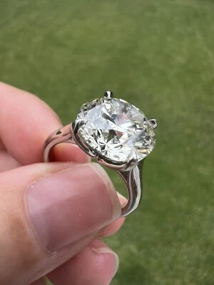 ANILLO SOLITARIO CLÁSICO DE CUATRO PUNTAS PLATINO L/SI2 DIAMANTE REDONDO NATURAL GIA 5,0 QUILATES Foto 1 de 4