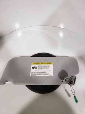 Quebra-sol direito usado serve: 2005 Ford Quinhentos iluminado grau direito A - Imagem 1 de 4