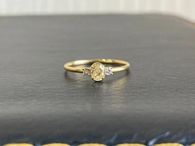 Anillo de diamantes amarillos ovalados de oro amarillo de 18 quilates talla 6,5 Foto 1 de 4