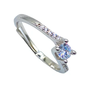 Anello Solitario a Griffe con Zircone Bianco mm 4 in Argento 925 - Picture 1 of 1