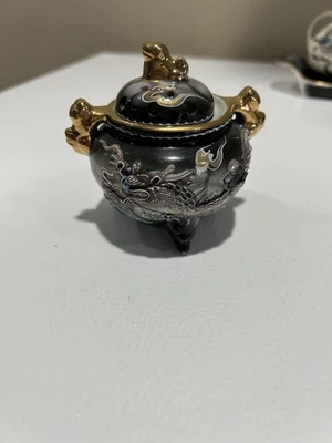 Quemador de incienso Moriage japonés pintado a mano Dragon Ware de colección con perros foo león Foto 1 de 4