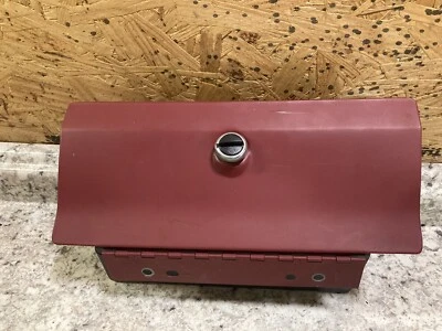 Красный перчаточный ящик 1988 Ford Bronco II 2 Ranger металл - отличное состояние товара от оригинального производителя - Изображение 1 из 4