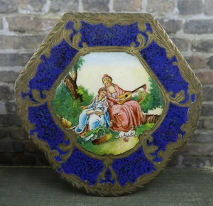 Art Nouveau Enameled Scene with Dog Make-Up Purse Compact - Picture 1 of 12