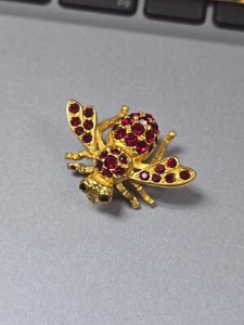 ⭐️ JOAN RIVERS Bumble Bee Brooch Enamel Red Ruby Colored July Birthstone - Picture 1 of 4