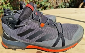 adidas Terrex gore-tex Laufschuh Gr. 9 1/2 (44) schwarz-grau-rot - Bild 1 von 7