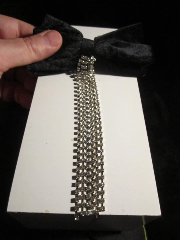 VINTAGE HAIR PIN BLACK FELT BOW TIE WITH 6" CRYSTAL CHAINS - BBA25A - Image 1 of 3