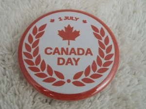 Pin de botón del Día de Canadá 1 de julio (B57) - Imagen 1 de 2
