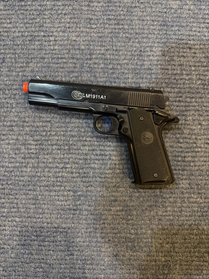 Pistola de airsoft Colt M1911-A1 Spring preta - Imagem 1 de 3