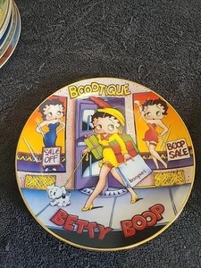 Betty Boop - "Shop Till You Drop". Plate No. B7413 - Danbury Mint Co. - Picture 1 of 3