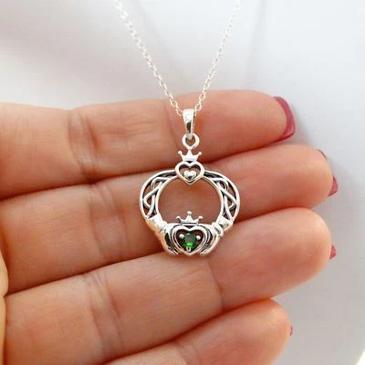 Collar colgante Claddagh irlandés de plata de ley con clase verde, cadena de 18" Foto 1 de 4