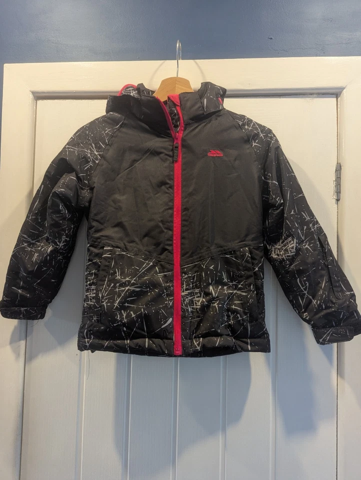 Trespass TP50 Impermeable Invierno Esquí/Snowboard Chaqueta - 5-6 Negro y Rosa  Foto 1 de 4