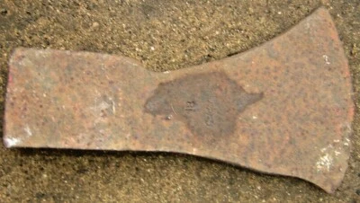 hache outil ancien art populaire marqué 18 1,8 kg bon état sortie du garage - Photo 1/2