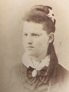Newark,NJ Antique CDV Photo Victorian Girl Pretty CAMEO locket Sausage Curls VTG - Picture 1 of 5