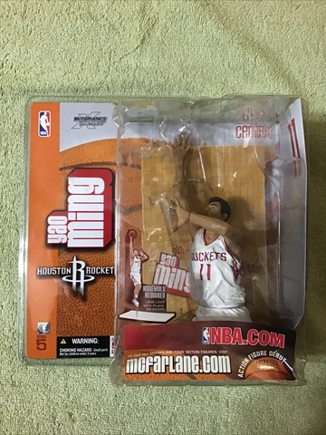 YAO MING 2003 McFarlane DEBUT Action Figure SERIES 5 Houston Rockets Cover