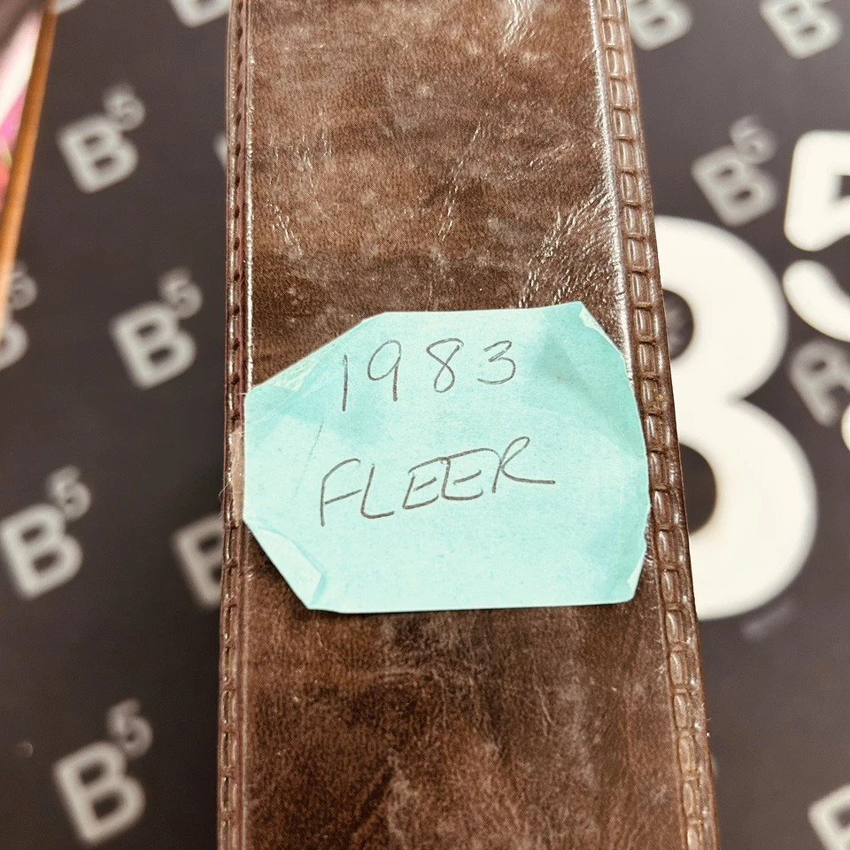 Juego completo Fleer 1983 en carpeta, Gwynn, Boggs, Sandburg R/C.  El juego tiene 6 coches Foto 1 de 4