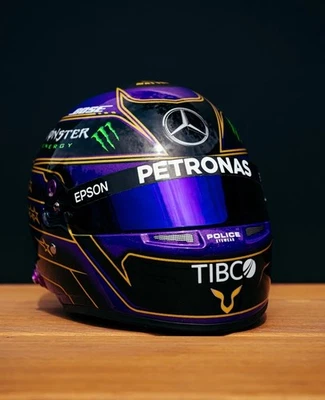 LEWIS HAMILTON ABU DHABI 2020 MINI BELL HELMET REPLICA 1:2 BRAND NEW - Image 1 of 4