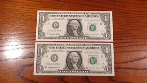TWO 1995 ONE DOLLAR DALLAS DISTRICT *STAR* NOTES $1 Bills PRICED TO SELL! - Picture 1 of 4