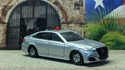 TOMICA #26 TOYOTA CROWN POLICE CAR LOOSE POLICE VEHICLE SET SERIES USA STOCK!!! - Image 1 of 4