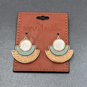 Simply Noelle Pierced Earrings Gold tone Mother of Pearl Wood Rattan Dangle 1.25 - Picture 1 of 9